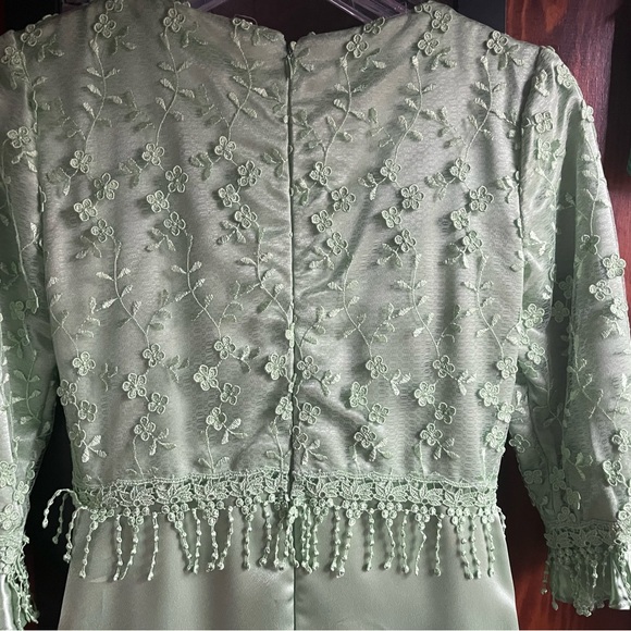 Custom Gown. See photos for measurements.  Model (me) wears a 4/6. - Picture 4 of 16